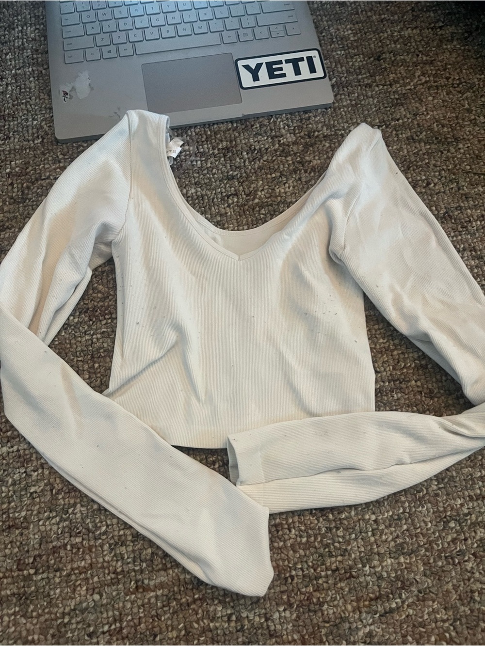 Women’s Long Sleeve V-Neck Ribbed Top in White Aeropostale